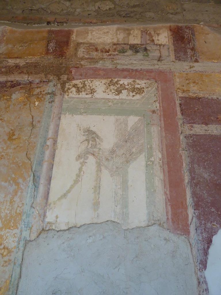 Stabiae, Villa Arianna, September 2015. Room 7, painted panel from upper west end of south wall.