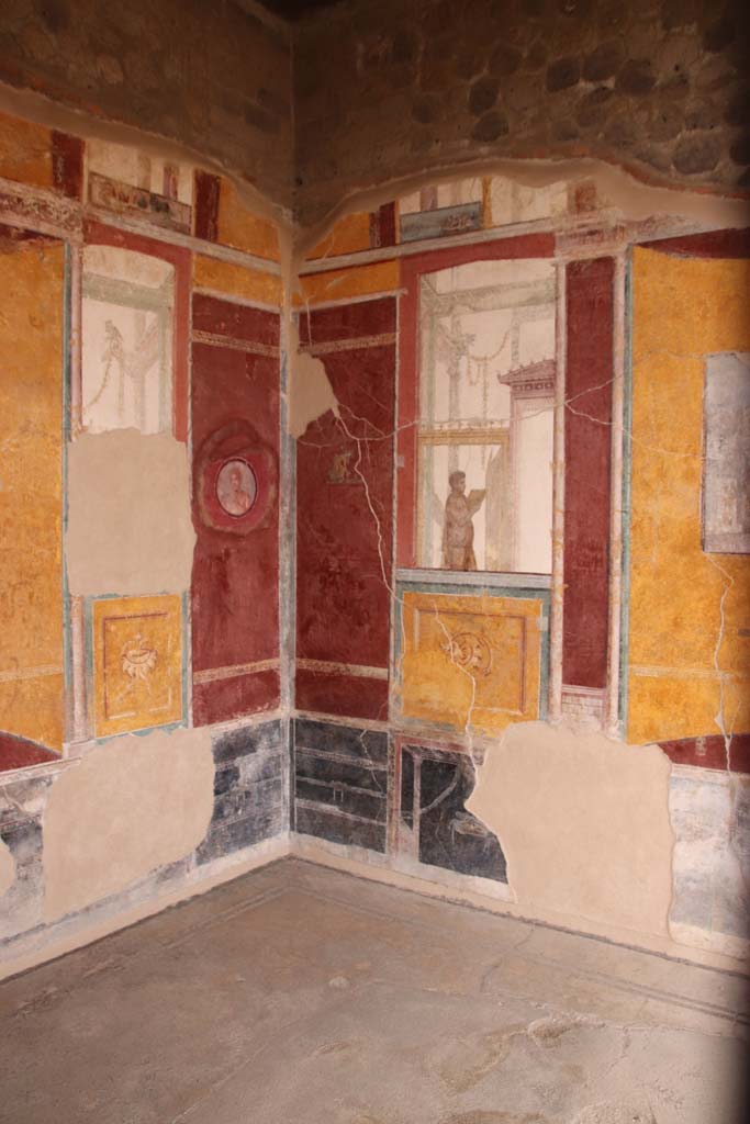 Stabiae, Villa Arianna, October 2020. Room 7, south-west corner. Photo courtesy of Klaus Heese.