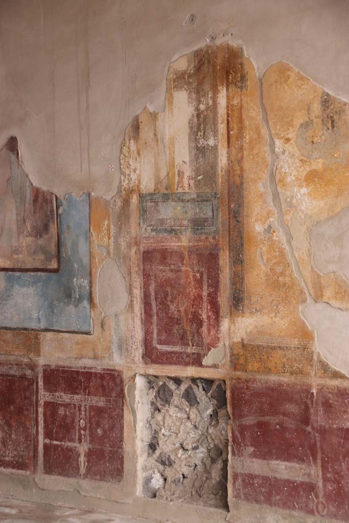 Stabiae, Villa Arianna, October 2020. Room 3, west wall on north side of central painting. Photo courtesy of Klaus Heese.