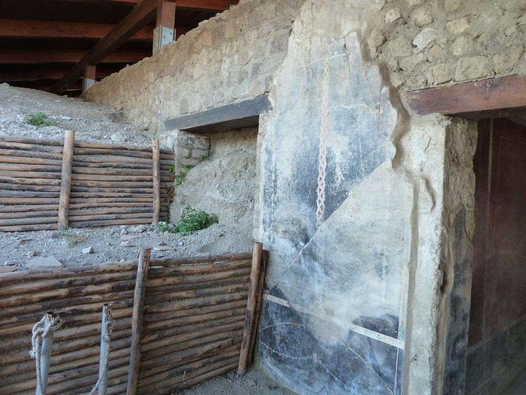Stabiae, Villa Arianna, September 2015. W.22, west portico of peristyle, looking towards doorway to unexcavated room W.26.