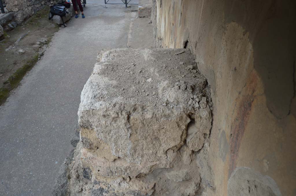 I.8.1 Pompeii. October 2018. Looking north to south side of altar on top of ramp. 
Foto Taylor Lauritsen, ERC Grant 681269 DCOR.

