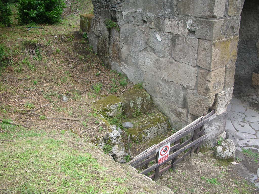 Nola Gate, Pompeii. May 2010. Looking towards steps on north side of gate. Photo courtesy of Ivo van der Graaff.