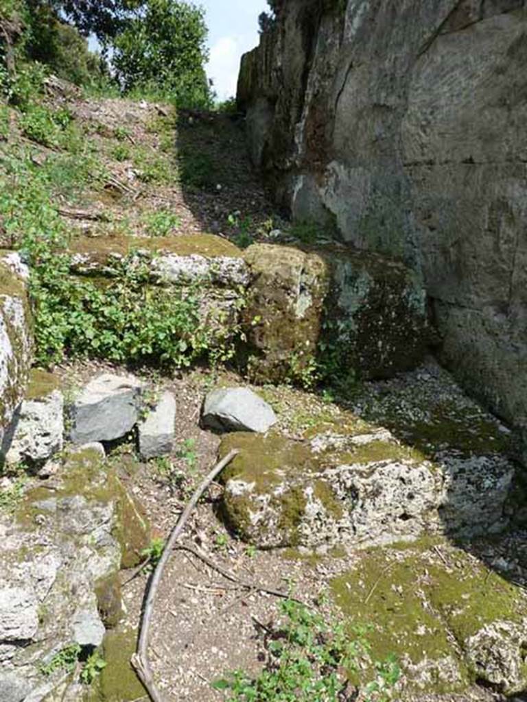 Pompeii Porta Nola. May 2010. Steps at north side of gate.