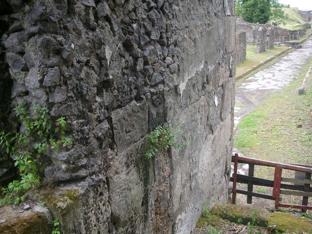 Nola Gate, Pompeii. May 2010. Looking west along north wall of gate. Photo courtesy of Ivo van der Graaff.