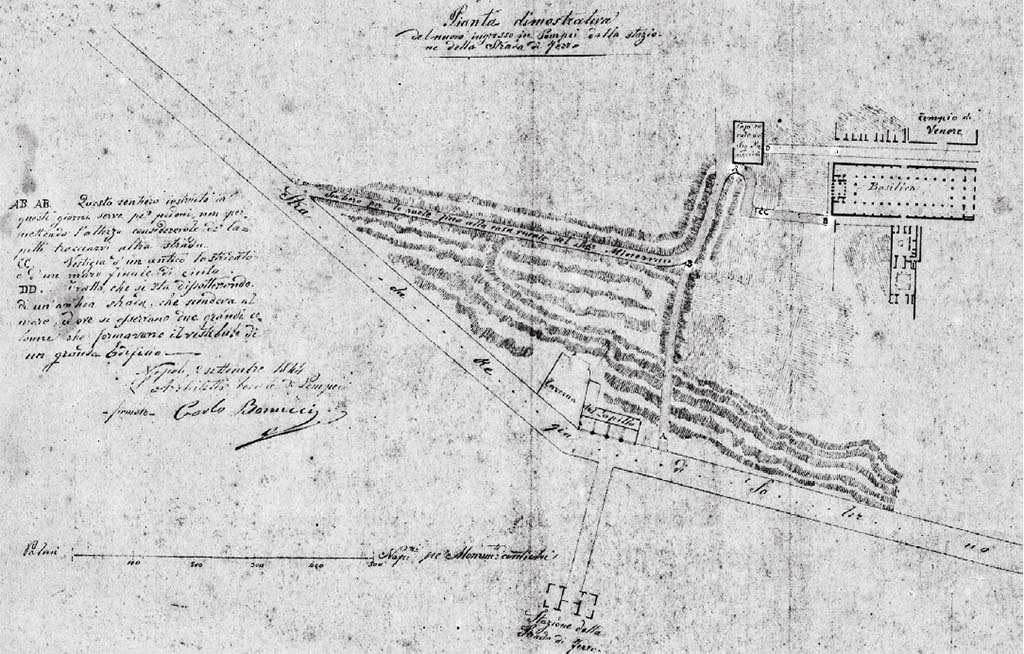 1844 plan. "Pianta dimostrativa del nuovo ingresso in Pompei dalla stazione della Strada di Mezzo". 
The plan shows the Taverna del Lapillo on the Strada Regia di Salerno and the casa Rurale del Sig. Minervini.
The legend says:
AB. AB. Questo sentiero costruito in questi giorni serve pe’ pedoni, non permettendo l’altezza considerevole de’ lapilli tracciarvi altra strada. 
CC. Vestigia d’un antico lastricato e d’un muro finale di cinta. 
DD. Tratto che si sta dissotterrando di un’antica strada che scendeva al mare dove si osservano due grandi colonne che formavano il vestibolo di un grande Edifico. 
Napoli 2 settembre 1844. L’Architetto degli scavi di Pompei – firmato – Carlo Bonucci. 

