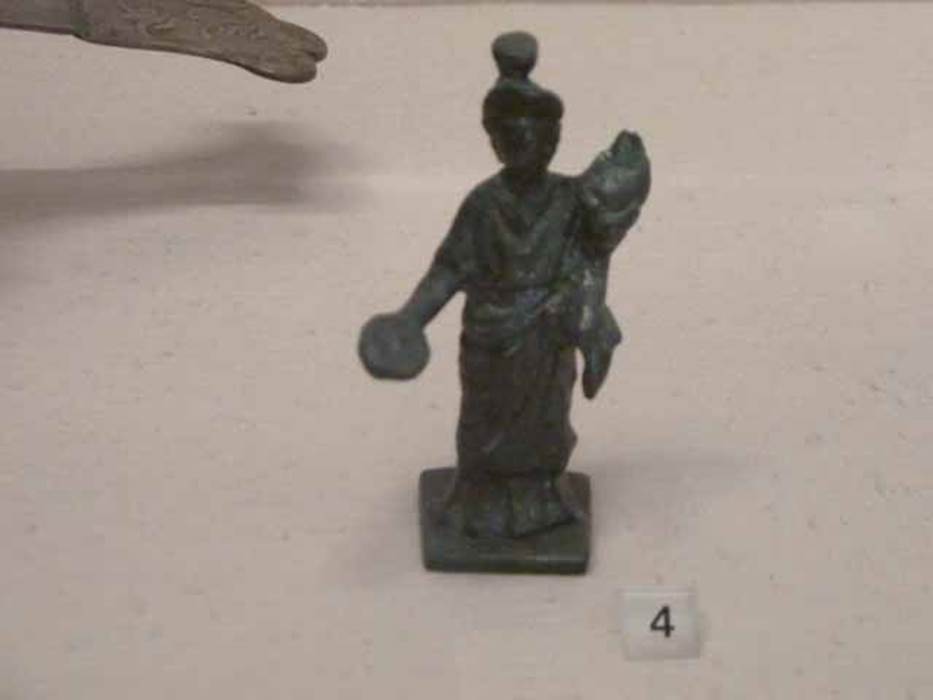 I.2.10 Pompeii. Statue of Tyche or Fortuna found in tablinum.  It was possibly from the niche in the garden dedicated to the household gods. Now in Naples Archaeological Museum.  Inventory number: 109745.