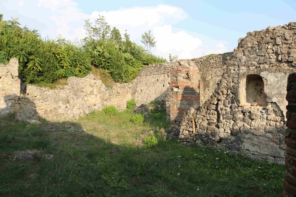 I.2.24 Pompeii. September 2018. Looking south-east across atrium towards garden area. Photo courtesy of Aude Durand.