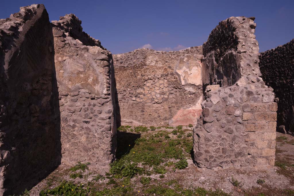 I.4.22 Pompeii. October 2019. Doorway to room “c”, in north-west corner of atrium.
Foto Tobias Busen, ERC Grant 681269 DÉCOR.

