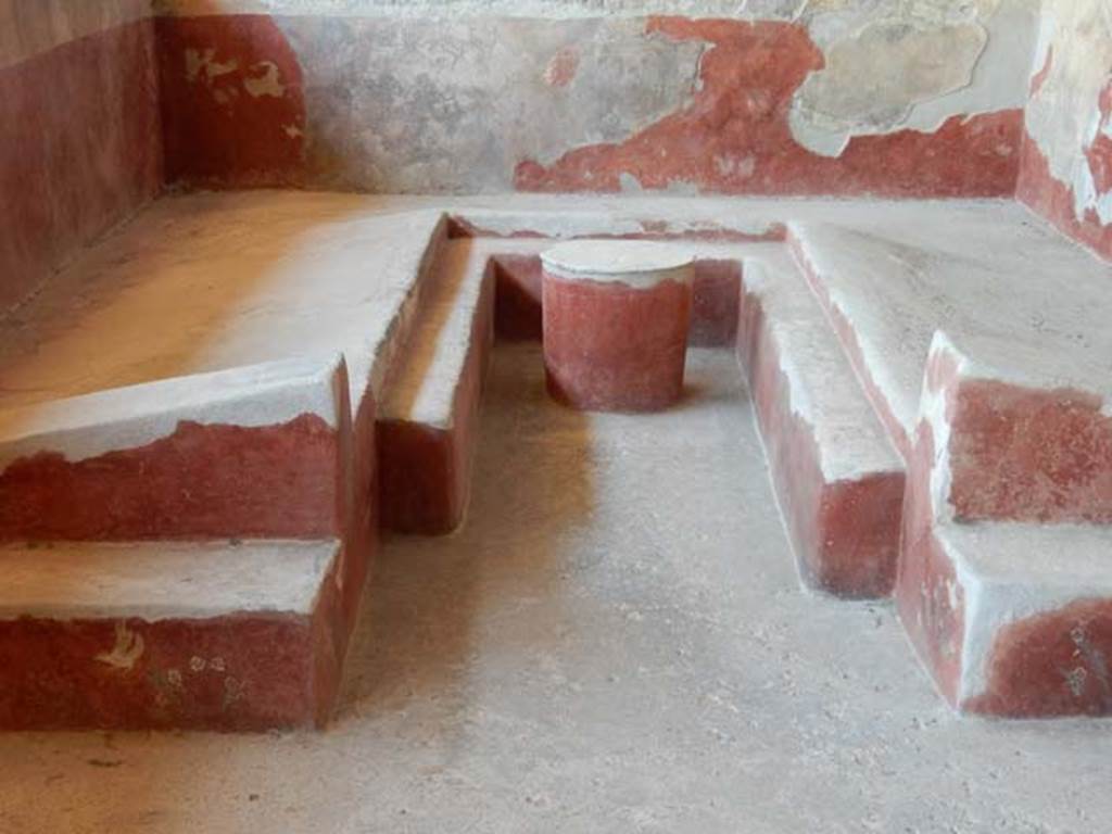 I.6.2 Pompeii. May 2016. Looking west towards triclinium with table.   Photo courtesy of Buzz Ferebee.
