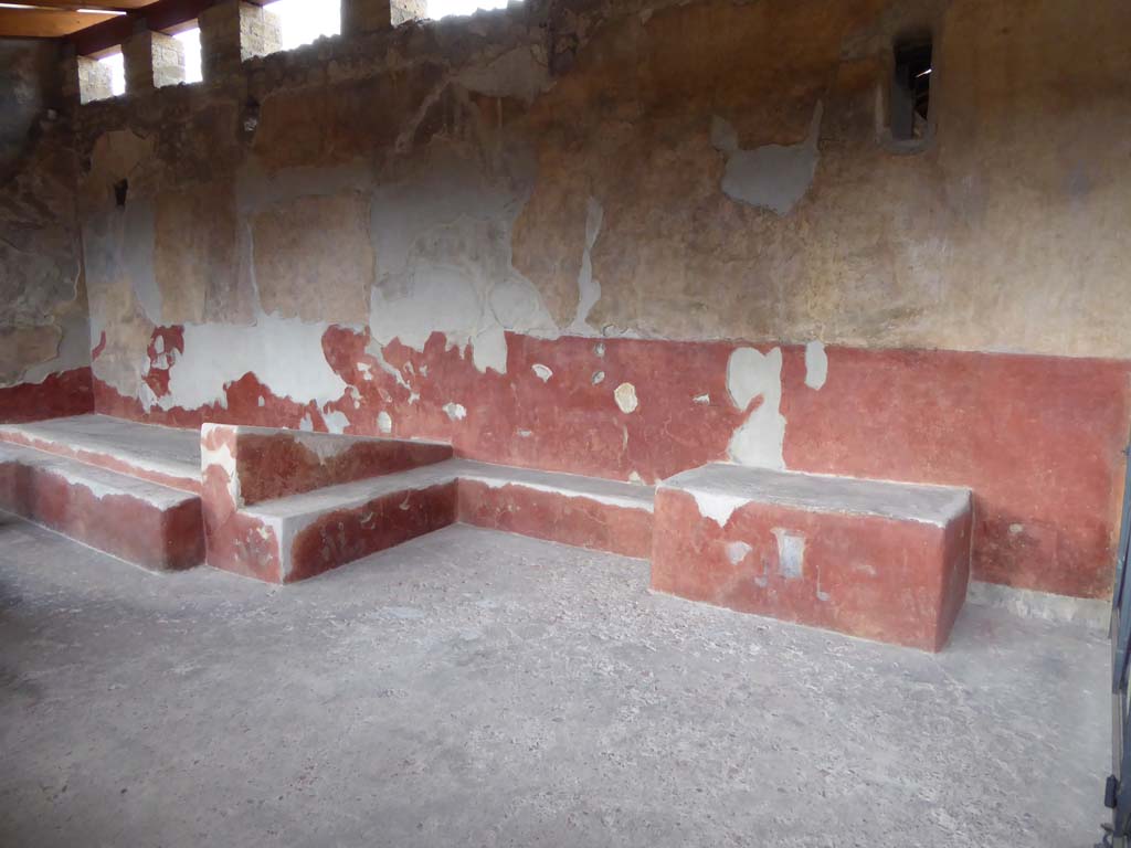 I.6.2 Pompeii. January 2017. Looking towards north side of triclinium with table.
Foto Annette Haug, ERC Grant 681269 DÉCOR.
