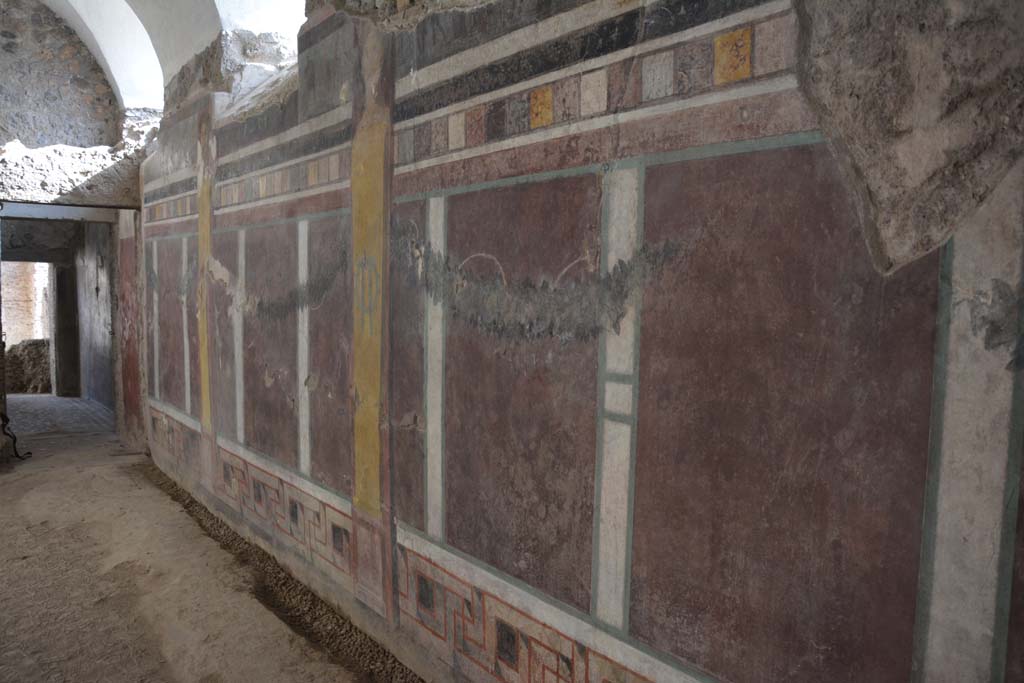 I.6.2 Pompeii. September 2019. Looking south along west wall of east wing of cryptoporticus.
Foto Annette Haug, ERC Grant 681269 DÉCOR.
