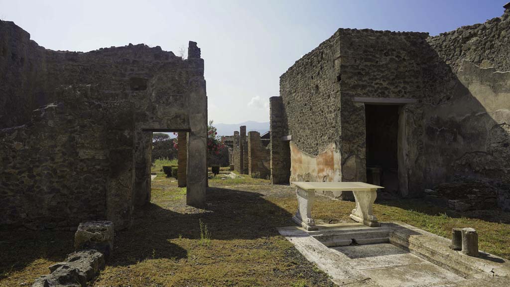 I.8.5 Pompeii. August 2021. Looking south across atrium. Photo courtesy of Robert Hanson.

