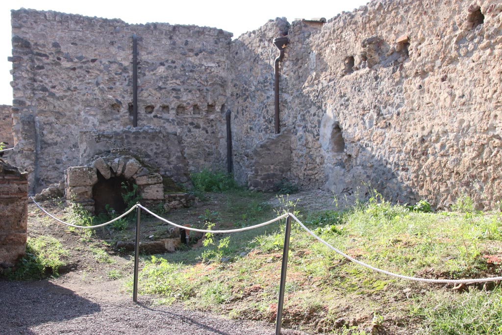 I.8.12 Pompeii. October 2022. Looking towards north-west corner. Photo courtesy of Klaus Heese. 

