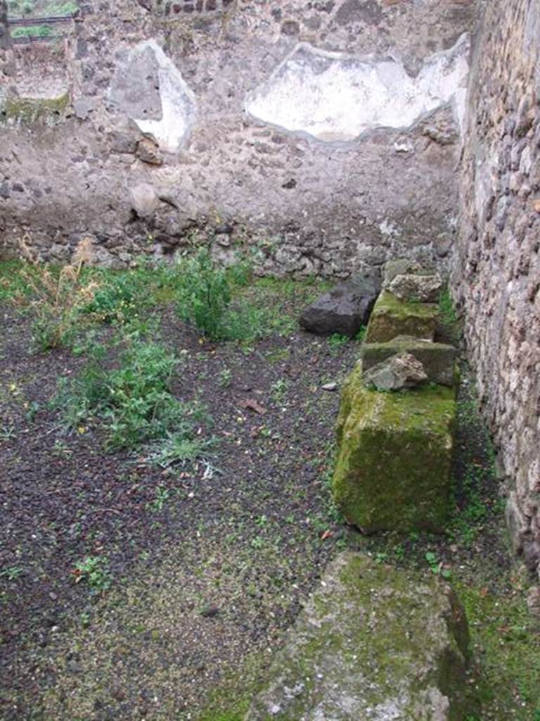 I.8.14 Pompeii. December 2007. Room 4, looking south through doorway from east side of atrium 2. 