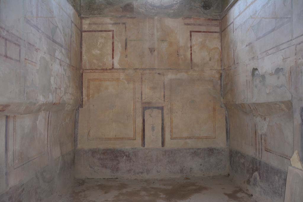 I.8.17 Pompeii. October 2019.  Room 14, looking towards west wall with bed recess in both south and north walls.
Foto Annette Haug, ERC Grant 681269 DÉCOR.
