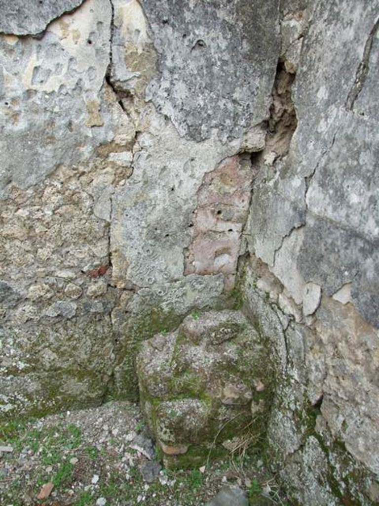 I.9.3 Pompeii. March 2009.  Room 9.  Structure in south east corner.