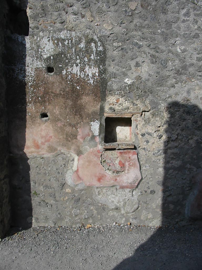 II.2.3 Pompeii. May 2003. East wall and niche. Photo courtesy of Nicolas Monteix.