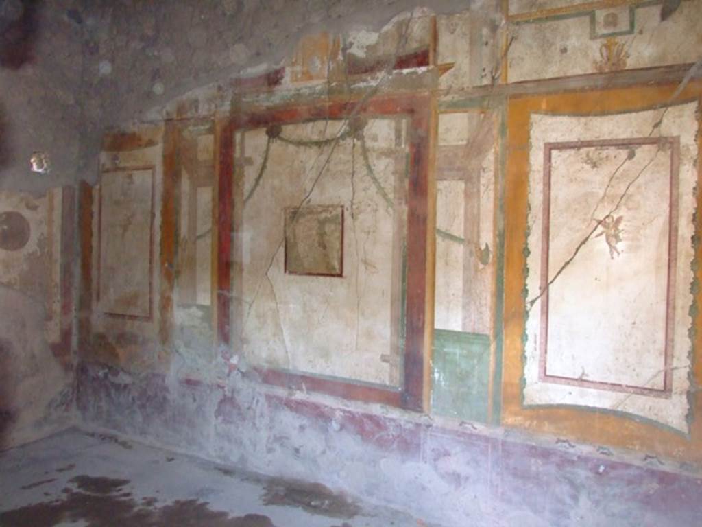 II.3.3 Pompeii.  March 2009.  Room 4.  South wall.