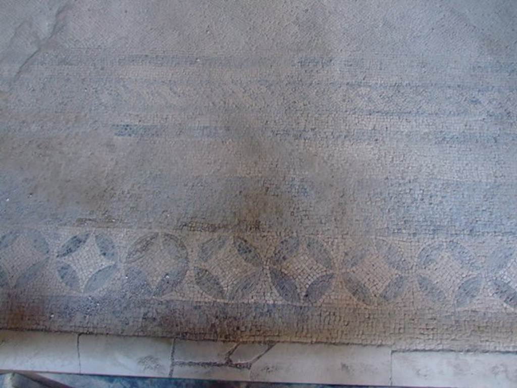 II.3.3 Pompeii.  March 2009.  Room 5. Mosaic floor in second doorway near North Portico.
