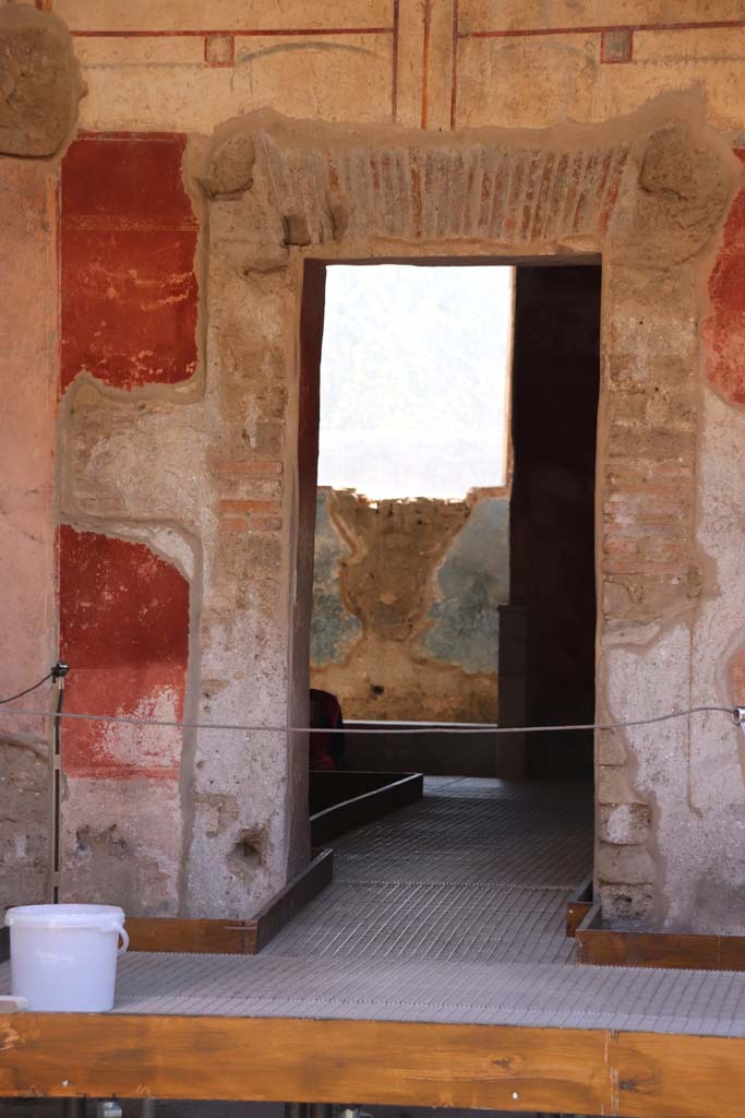 II.4.6 Pompeii. December 2006. View looking south from entrance across the east portico. Photo courtesy of Michael Binns.