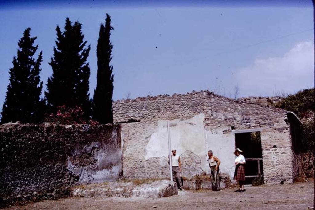 II.5 Pompeii. 1970. Looking north-west.   Photo by Stanley A. Jashemski.
Source: The Wilhelmina and Stanley A. Jashemski archive in the University of Maryland Library, Special Collections (See collection page) and made available under the Creative Commons Attribution-Non Commercial License v.4. See Licence and use details.
J70f0683
