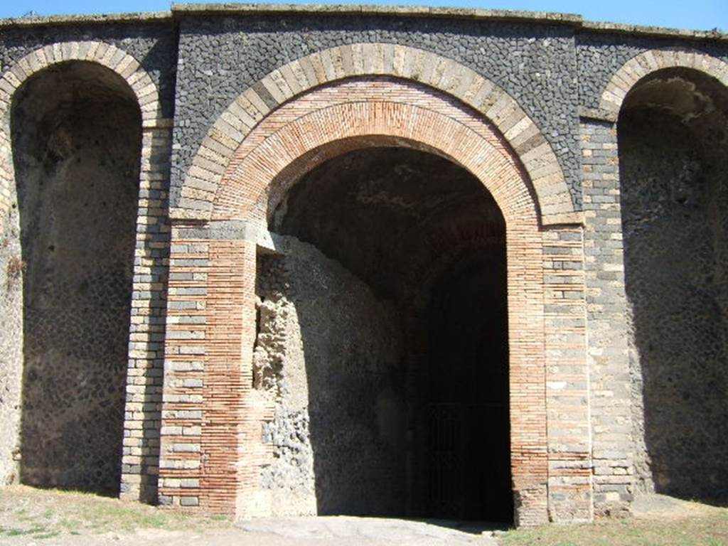 II.6 Pompeii. September 2005. Amphitheatre, entrance at south-west end.
 
