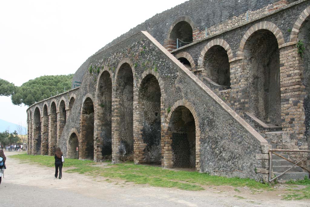 II.6 Pompeii. September 2005. Amphitheatre, central west side double staircase.
 
