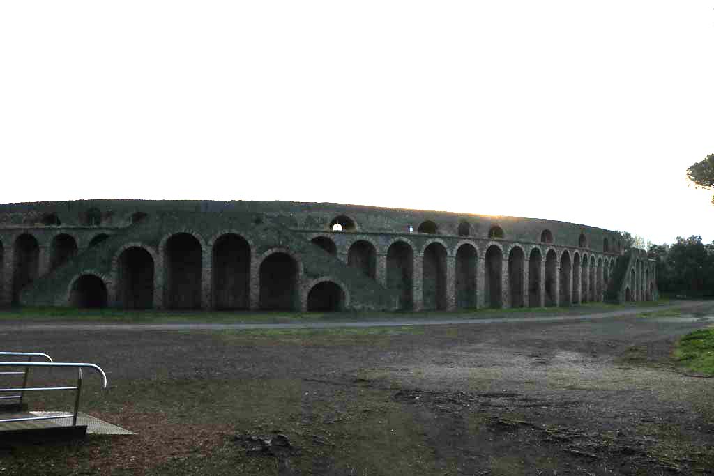 II.6 Pompeii. December 2018. 
North end of Amphitheatre, looking south-east from between II.4 and II.5. Photo courtesy of Aude Durand.
