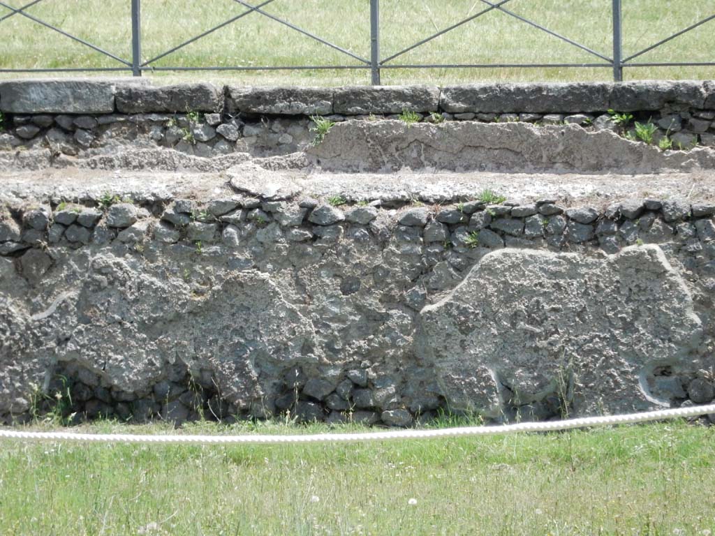 II.7 Pompeii. June 2019. Detail of east side at north-east corner. Photo courtesy of Buzz Ferebee.