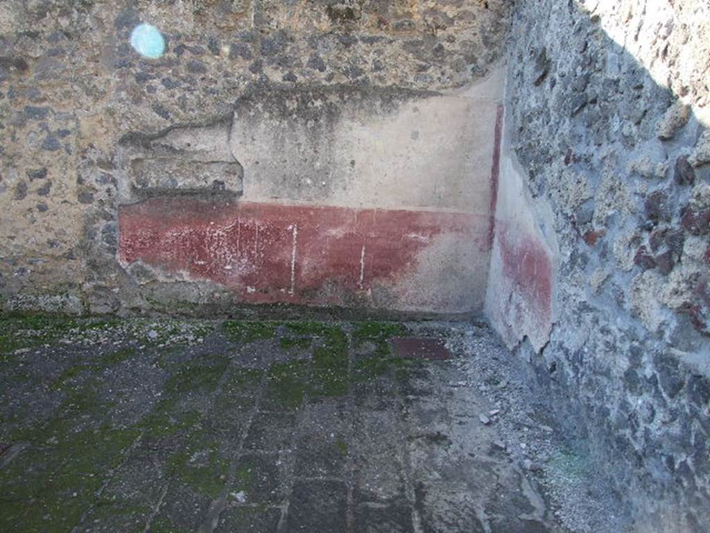 II.8.6 House of the Garden of Hercules.    North west corner of garden.