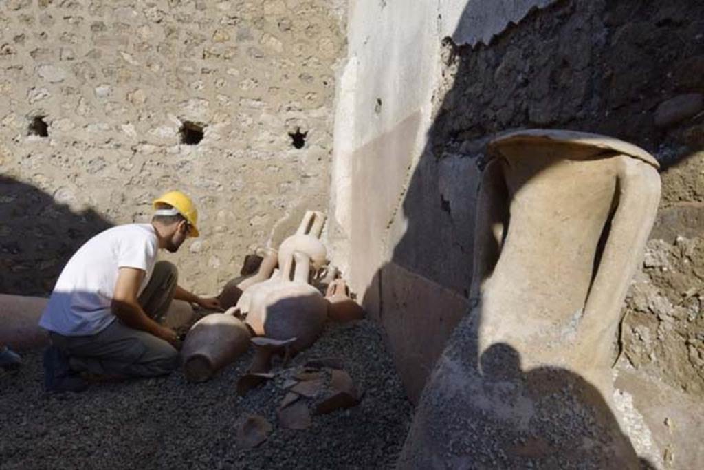 III.3.6 Pompeii. December 2017. Room in north-east corner with amphorae during excavation. Photo  Parco Archeologico di Pompei.