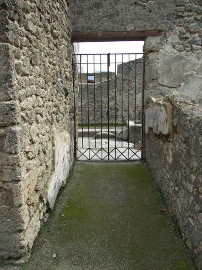III.4.2  Pompeii.  March 2009.   Entrance corridor from atrium looking south.
