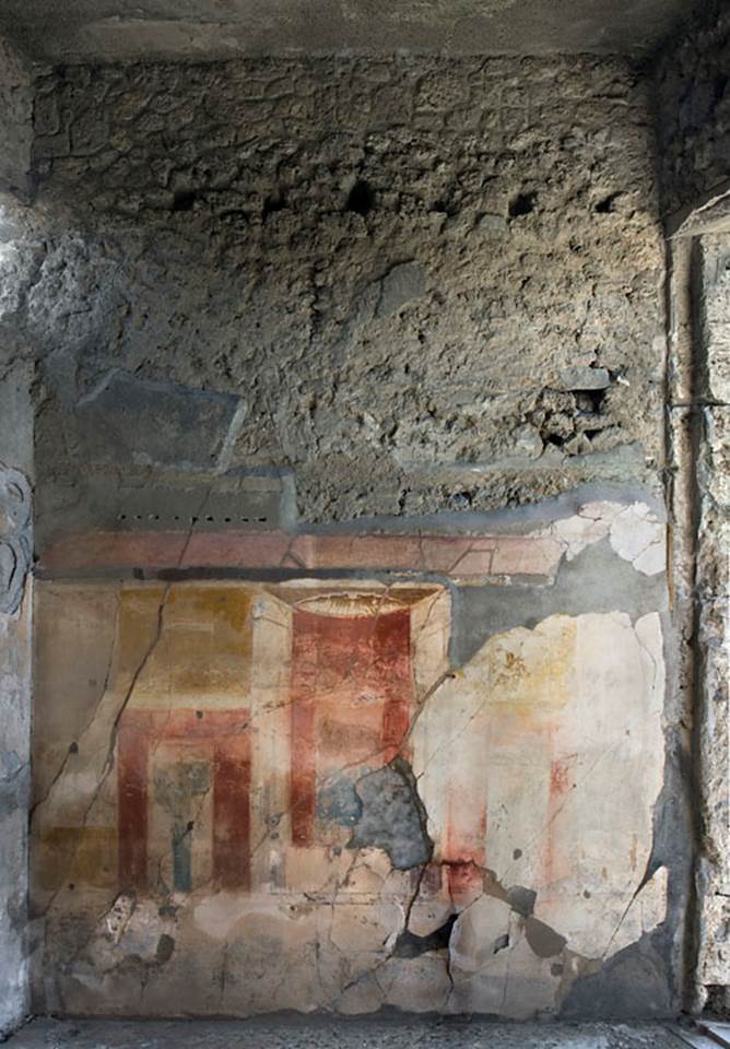 V.1.7 Pompeii. c.2005-7.  Room 7, south wall. Photo by Thomas Staub.
Photo courtesy of the Swedish Pompeii Project. 
