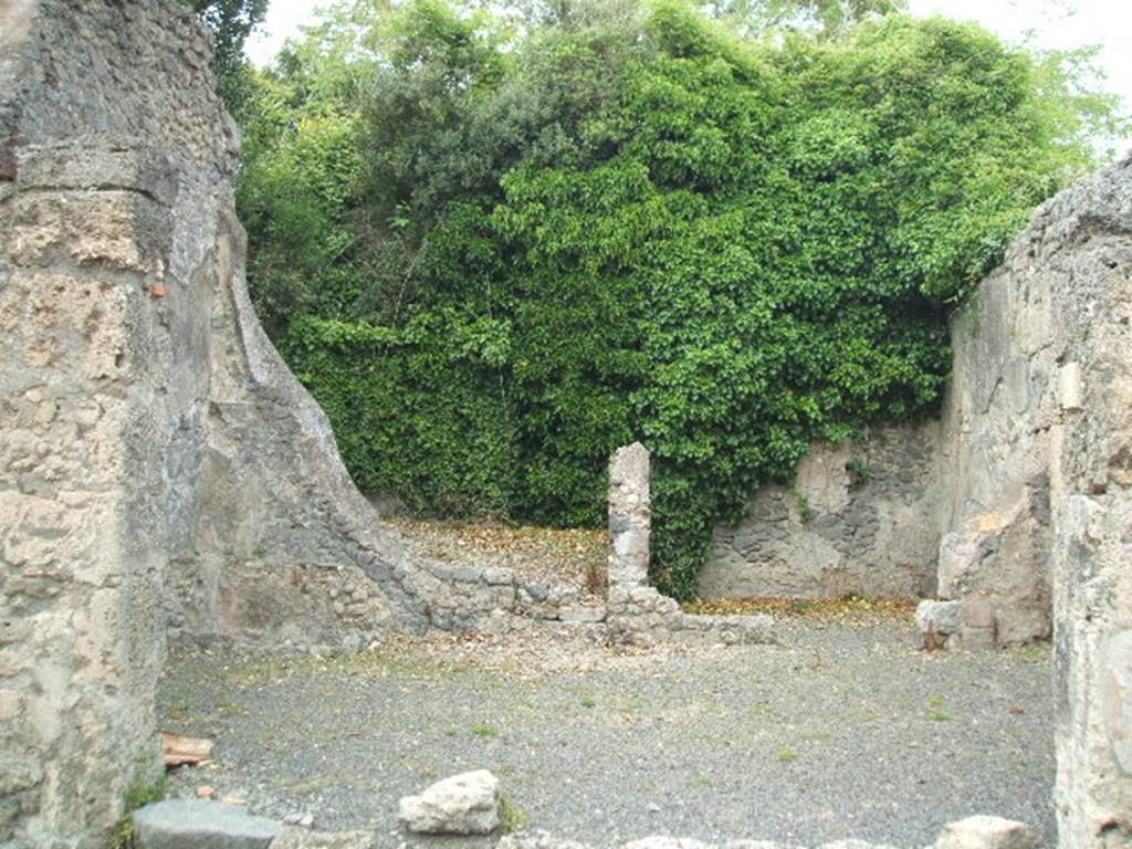 V.3.2 Pompeii.  September 2004. Workshop, looking north to rear rooms.