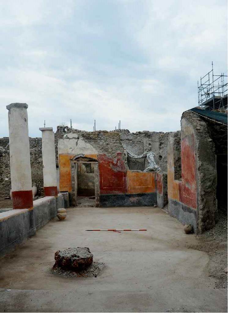 V.3 Pompeii. Casa del Giardino. 2018. Portico 10, view west along portico past ambiente 3 and ambiente 5 to ambiente 7.

Portico 10, vista ovest lungo il portico oltre ambiente 3 e ambiente 5 fino a ambiente 7.

Photograph © Parco Archeologico di Pompei.
