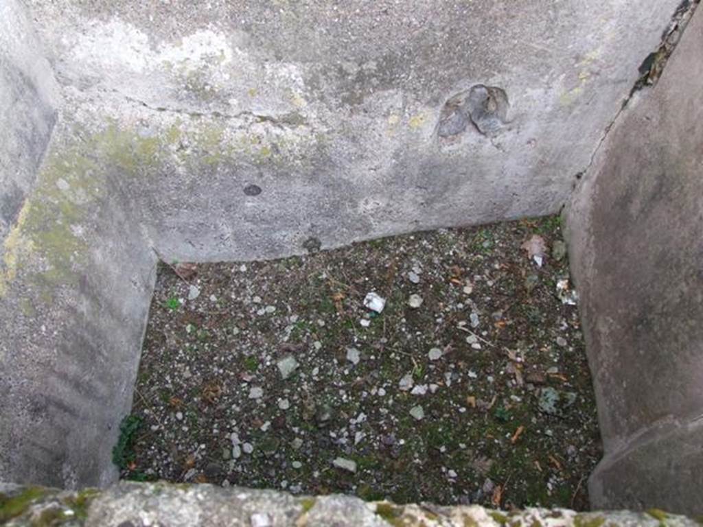 VI.1.7 House of the Vestals.  Cistern in room 33.