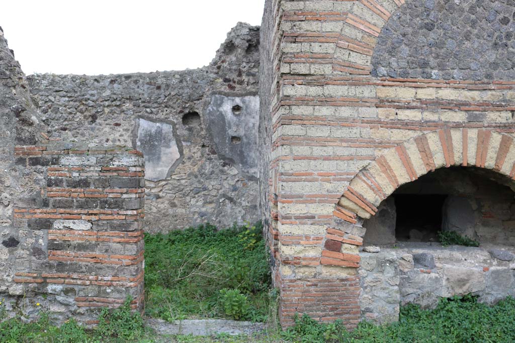 VI.3.3 Pompeii. December 2018. 
Room 7, looking south to doorway to room 6 on east side of oven. Photo courtesy of Aude Durand.
