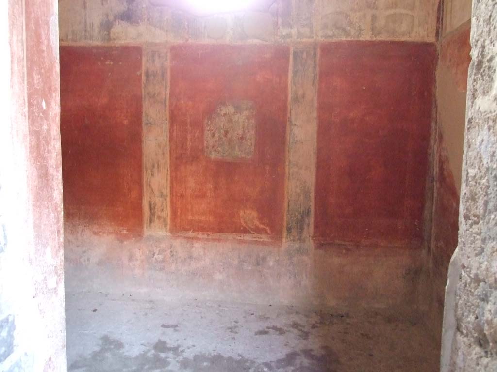 VI.8.3/5 Pompeii. December 2006. Doorway to room 15, looking towards west wall with square window.