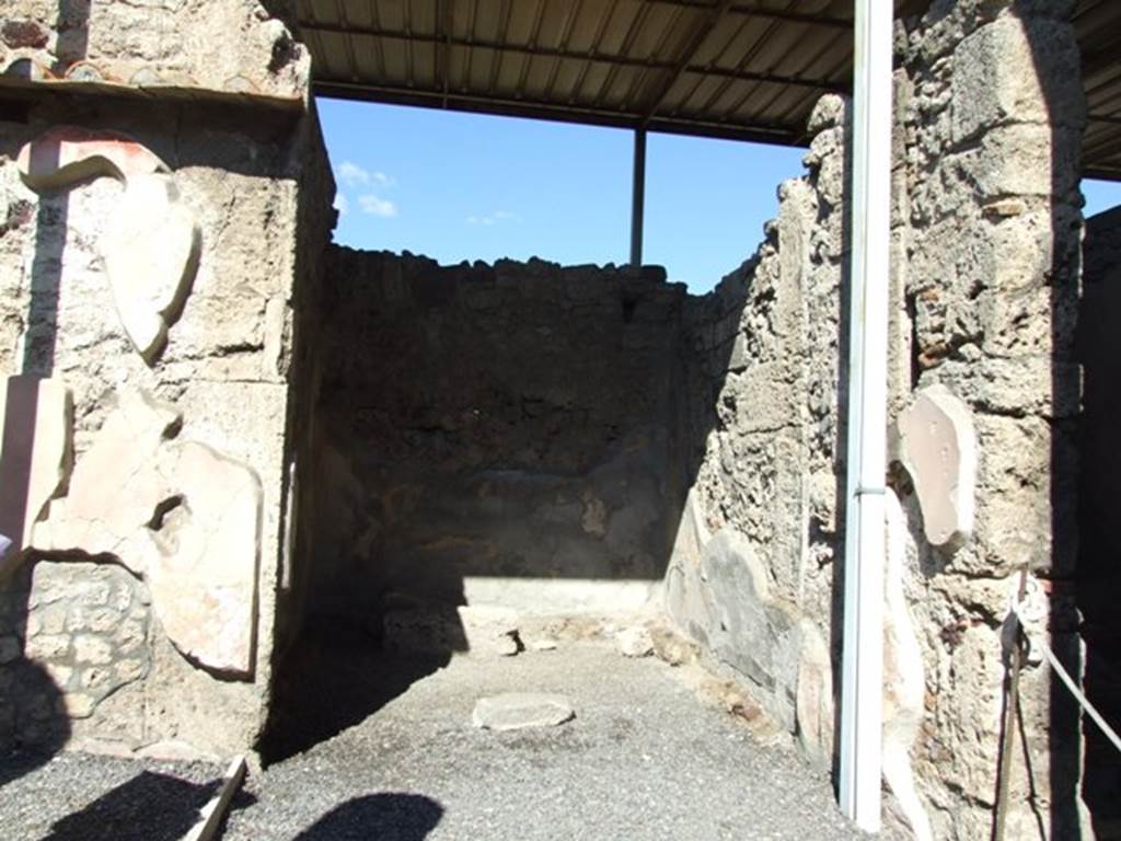 VI.9.6 Pompeii. March 2009. Room 11, looking north from atrium. 