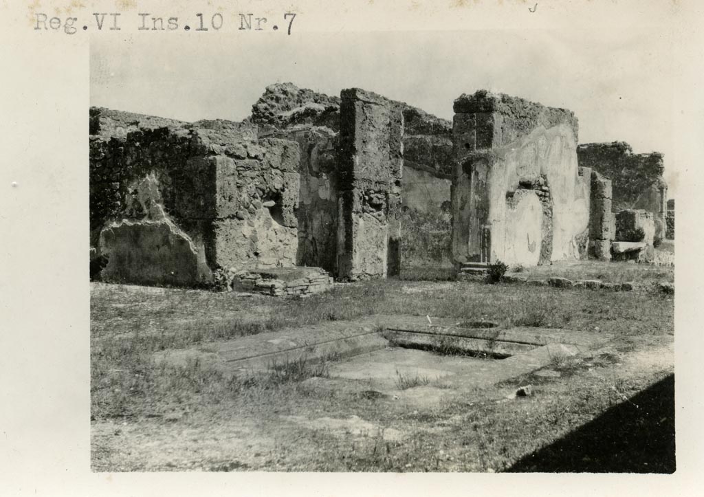 VI.10.7 Pompeii. Pre-1937-39. Room 1, looking north-east across impluvium in atrium.  
Photo courtesy of American Academy in Rome, Photographic Archive. Warsher collection no. 1778.
