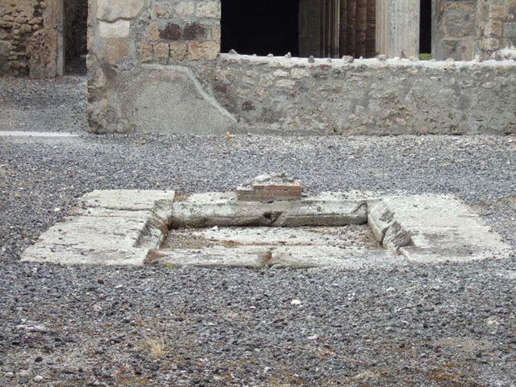 VI.11.9 Pompeii. May 2006. Room 3, looking north across impluvium in atrium.
