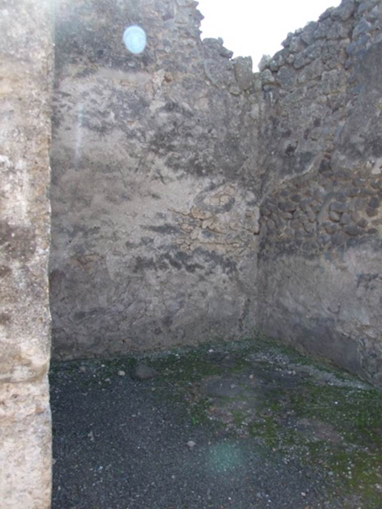 VI.14.20  Pompeii.  March 2009.  Room 3.  Ala on south side of atrium.
