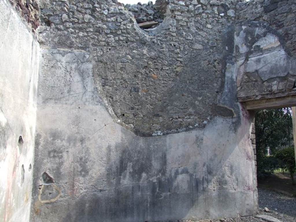 VI.14.20  Pompeii.  March 2009.   Room 17.  East wall.