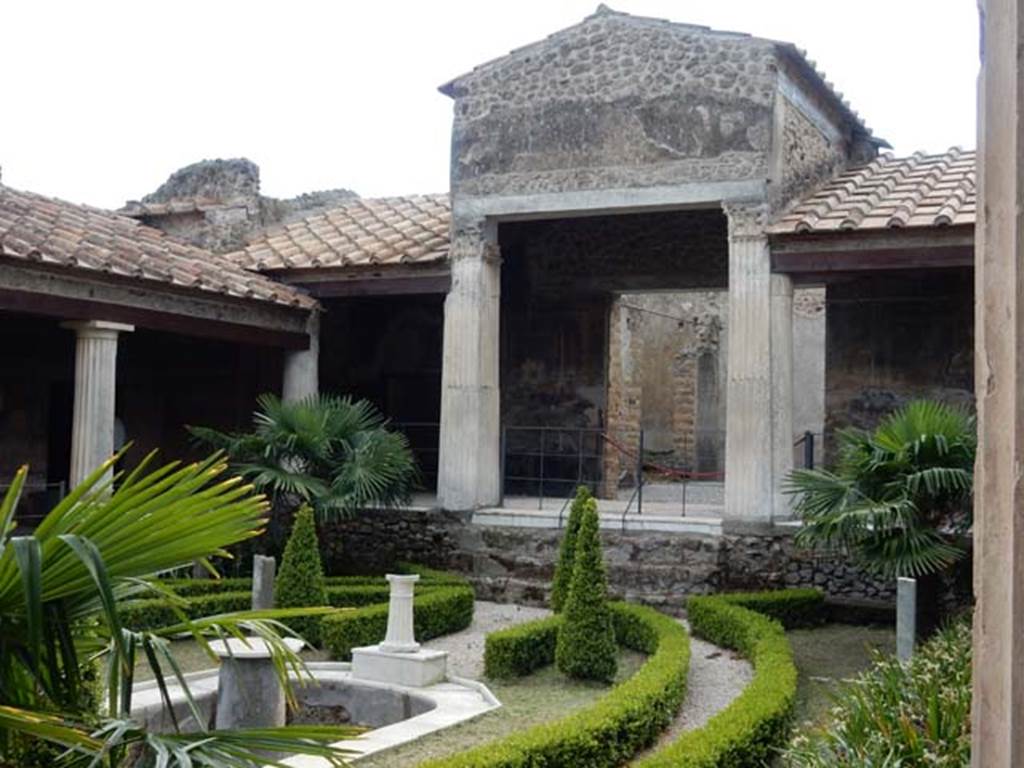 VI.16.7 Pompeii. May 2016. Garden area, looking south-west from north portico, after most recent renovation. Photo courtesy of Buzz Ferebee.
