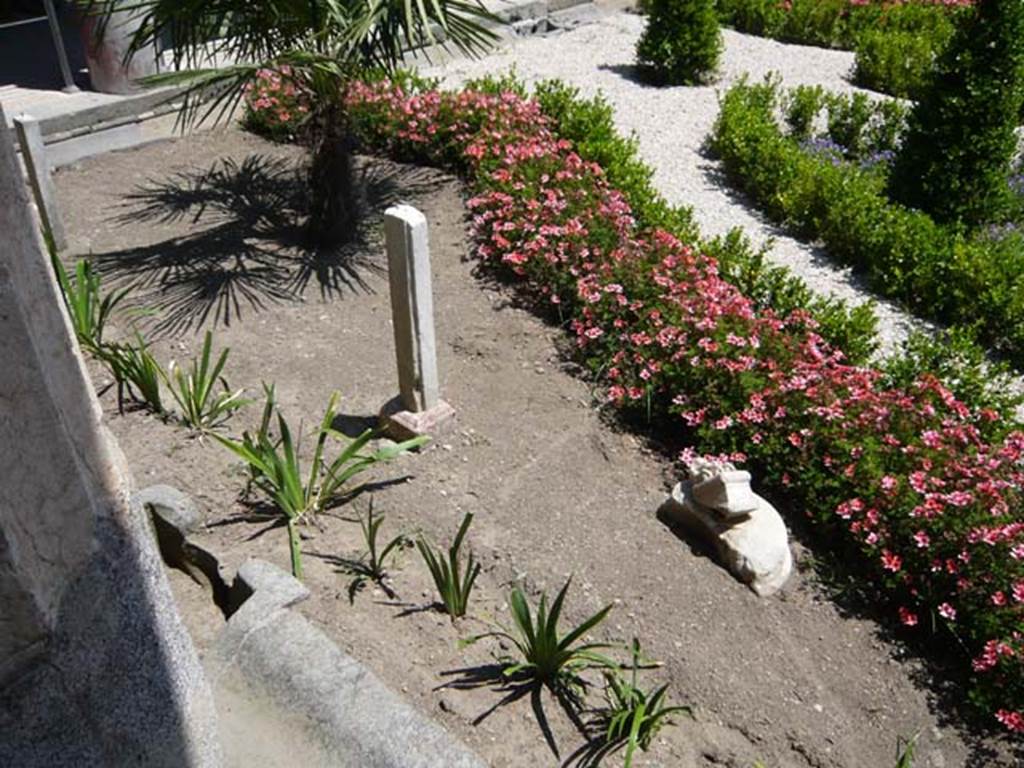 VI.16.7 Pompeii. June 2013. Corner of garden area, after restoration.
Photo courtesy of Buzz Ferebee.
