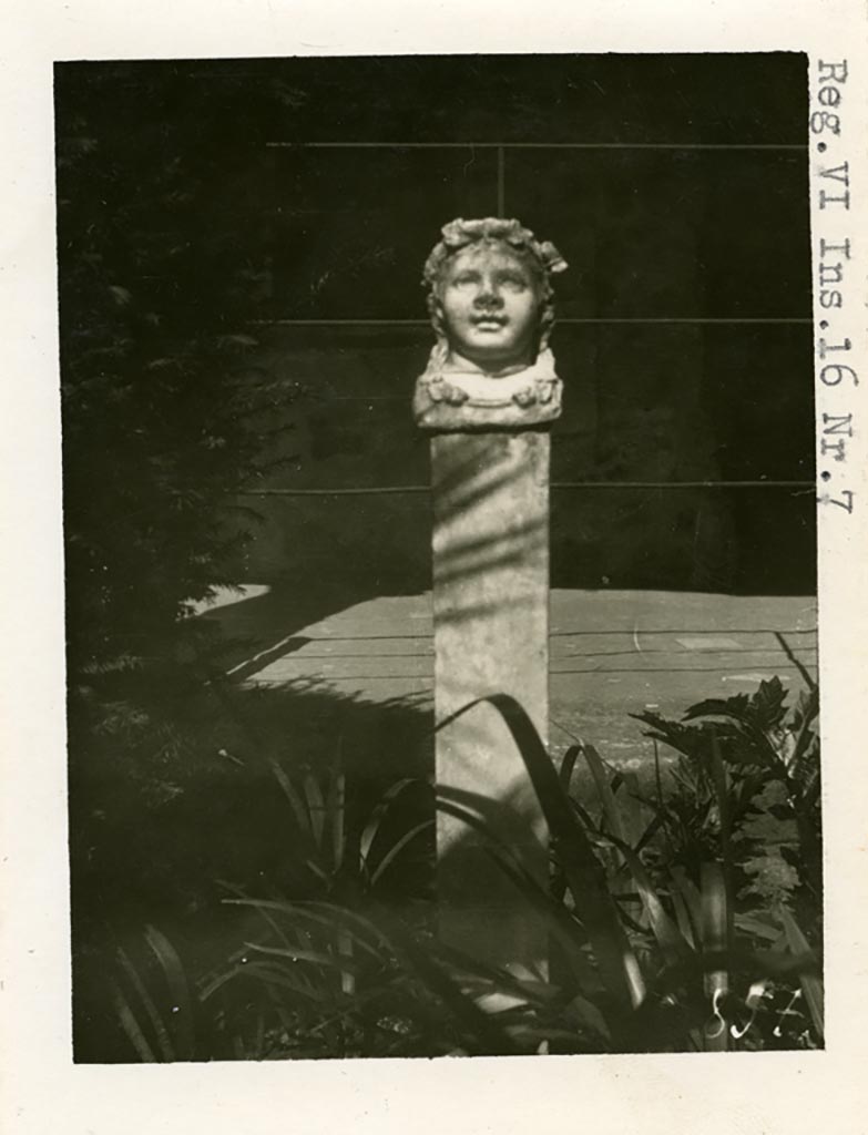 VI.16.7 Pompeii. Pre-1937-39. Marble herm.
Photo courtesy of American Academy in Rome, Photographic Archive. Warsher collection no. 857.
