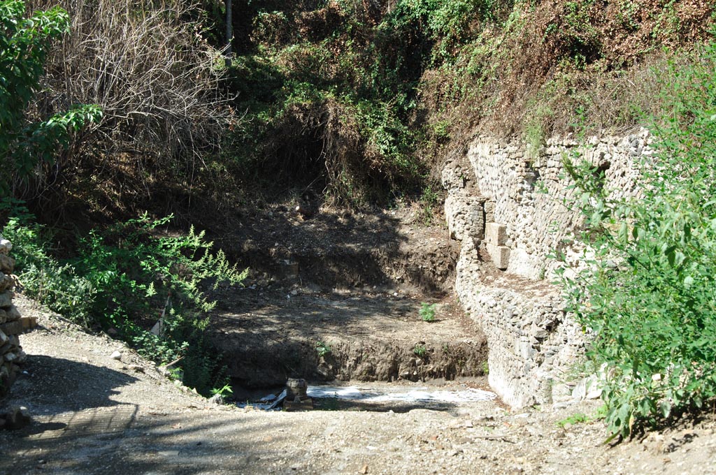 VI.17.25/23 Pompeii. September 2017. Looking north across third and lowest level of the house. 
The portico of the lower peristyle with remains of one of the columns can be seen in the centre of the above photo. 
Photo courtesy of Domenico Esposito.

According to Luigi Cicala -
“This area of the building had been partially explored in the course of the second half of the 18th century, then reburied, and again brought to light by the workings of Maiuri.”
See Pompei Insula Occidentalis: Conoscenza Scavo Restauro e Valorizzazione, ed by Greco, G; Osanna, M; Picone, R. (2020).
Rome – Bristol – “L’ERMA” di BRETSCHNEIDER, (p.533-4).

