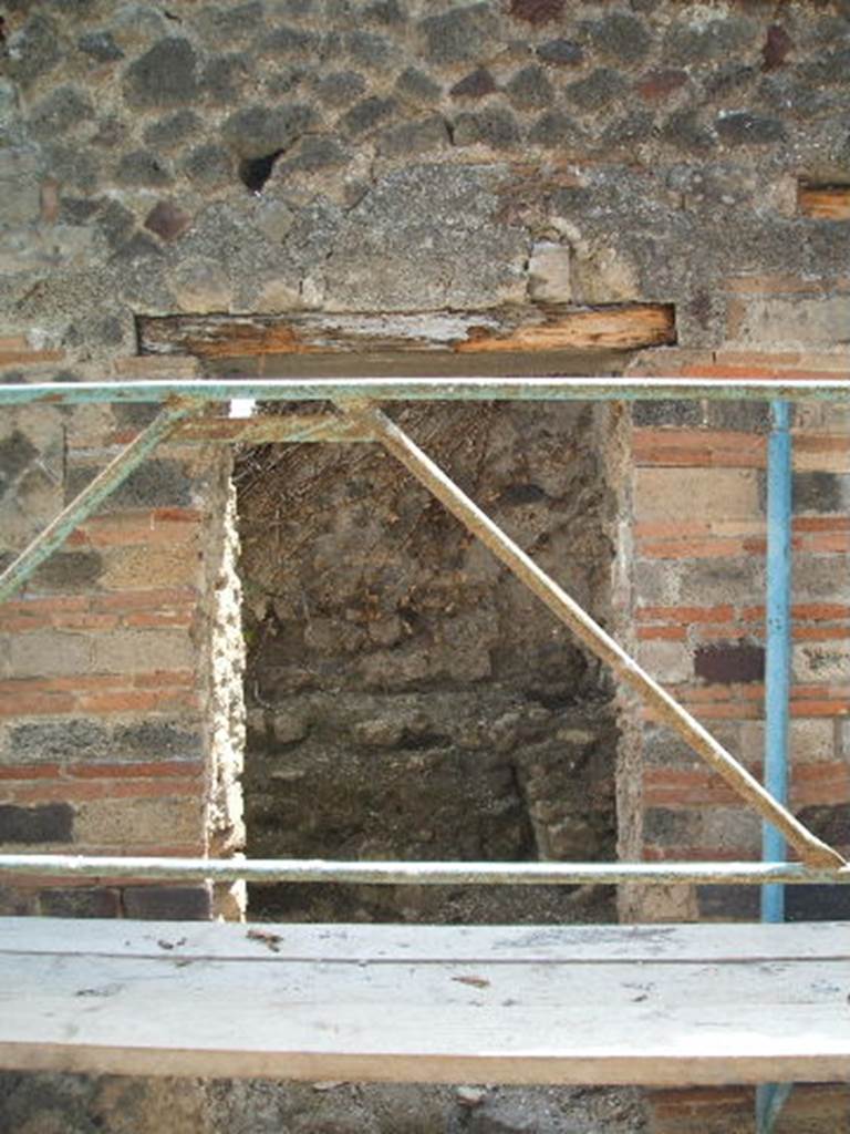 VII.2.28 Pompeii.  May 2005. Entrance.