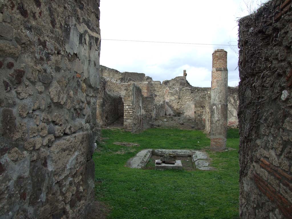 VII.2.35 Pompeii. December 2007.  Looking north across atrium towards tablinum and garden.