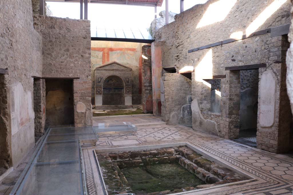 VII.2.45, Pompeii. December 2018. 
Looking north across impluvium in atrium towards tablinum, in centre. Photo courtesy of Aude Durand.
